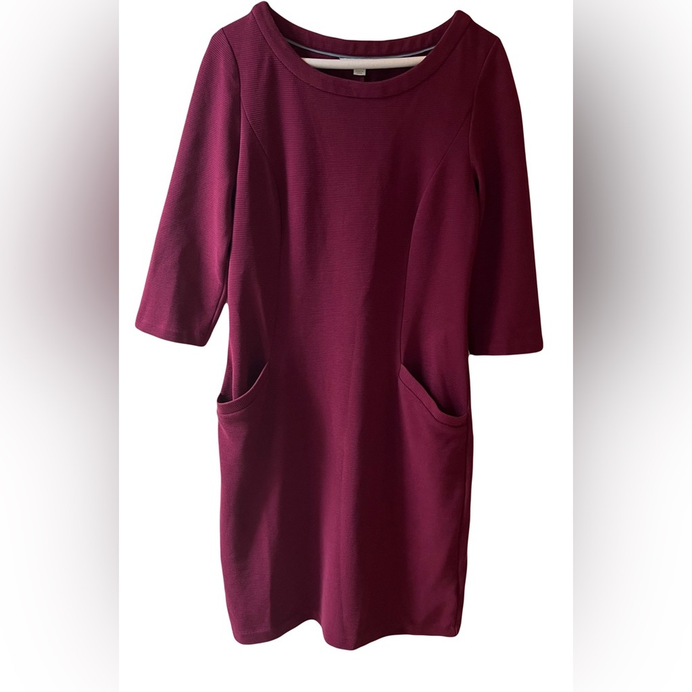BEAUTIFUL BODEN DRESS Perfect Maroon Color for Fall WITH Pockets!